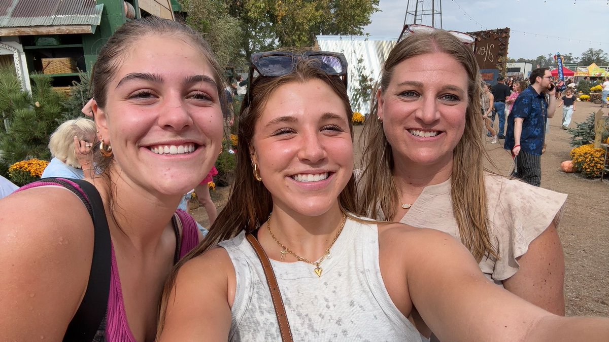 South Dakota Volleyball tweet media