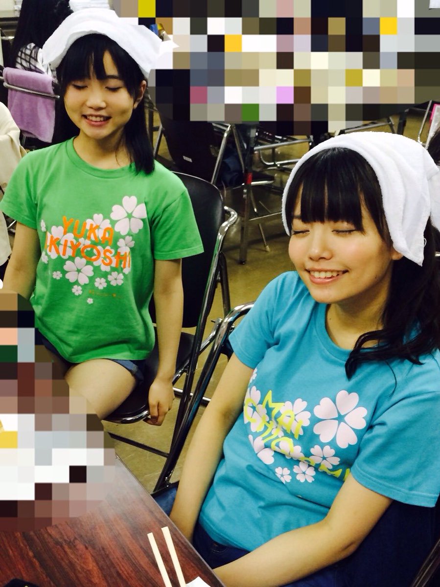 akiyoshi_hkt48's tweet photo. 宮崎のホークスキャンプに行ったら
偶然、1期生さんがライブしていたの🌴
熱量がグワーっと押し寄せてきて、
「HKT48になりたい！」と心が踊りました。

小6の私へ
2人で #にっこにこ2期14周年 迎えるよ😊 https://t.co/97R2EdfzuG