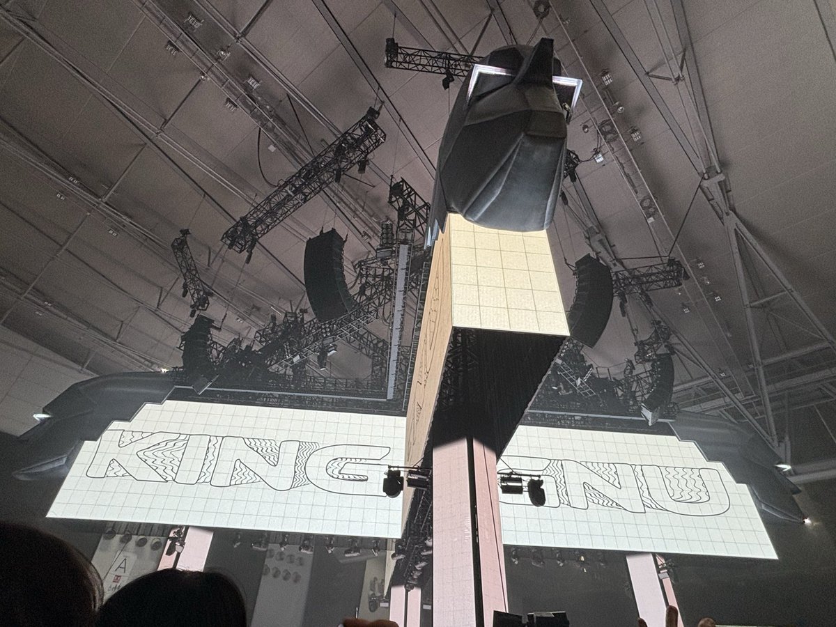 KingGnuMon's tweet photo. 新潟2日目は井口さん側で盛り上がることができて超最高だった！！！！
初日は後味悪かったけど、新潟観光もできて最後は新潟大好きになった〜🥲
アジアツアーに向けて応援してます❤️‍🔥
#KingGnuCENTRALTour2026
#KingGnu https://t.co/Aj8Z04ODsh