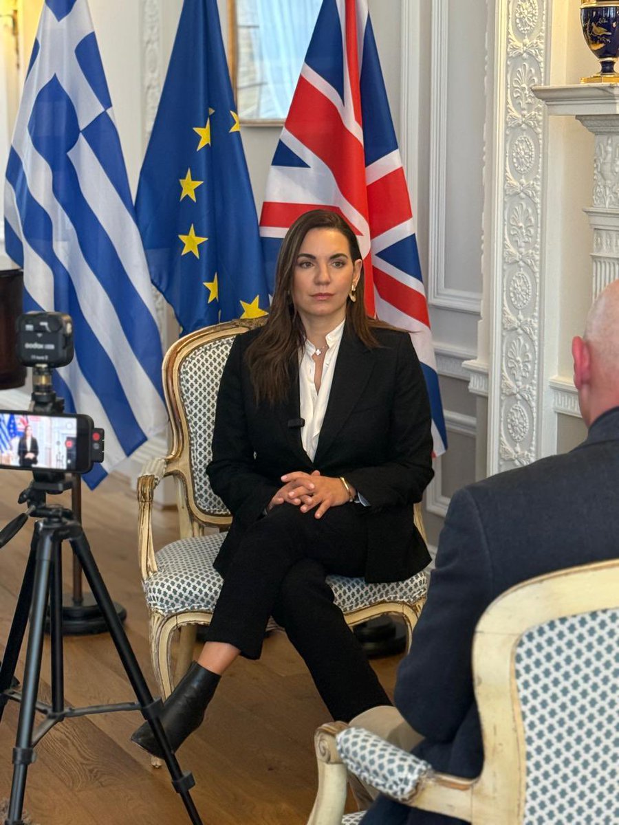 Greece in UK tweet media