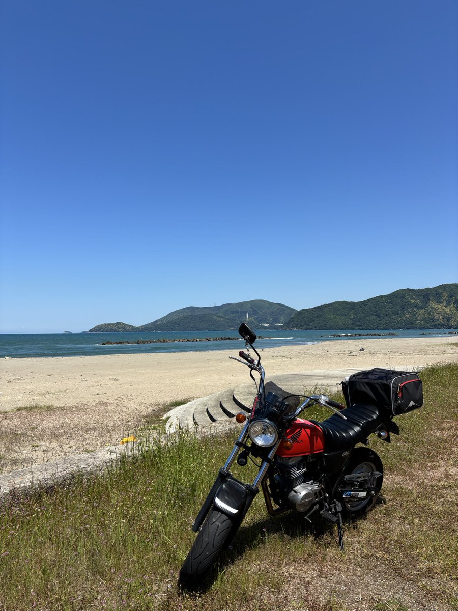 deadchan's tweet photo. 朝９時出発して夜の９時半帰宅。天橋立トンボ帰りツーリング。雲ひとつない青空と青い海。ずっと今日みたいな気候なら最高ですね。
#ツーリング
#APE100
#バイク好きと繋がりたい
#バイク乗りと繋がりたい
#天橋立
#海
#パノラマ展望
#思い出作り https://t.co/A0a5q4j0FB