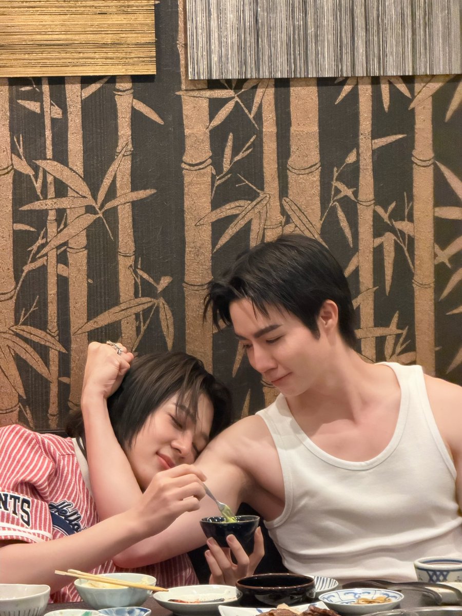 _gklgel's tweet photo. ขนาดนั้นเลย นุนิว
#ZeeNuNew https://t.co/MnnSKzjXVE