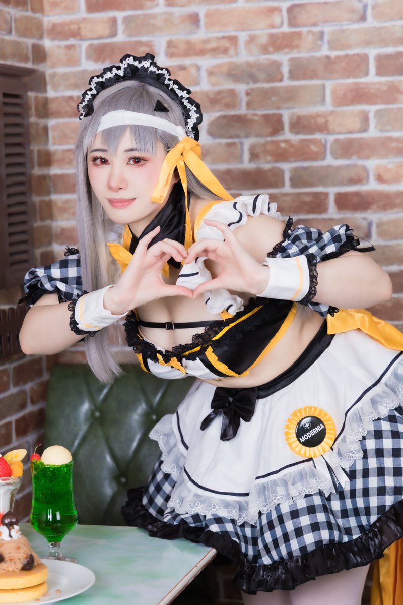 cosplay/勝利の女神:NIKKE and GALLERY コラボカフェ衣装 💛モダニア