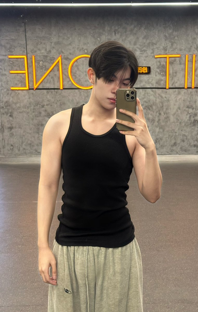 โอโซนตัวจริง tweet media
