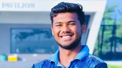 Supremacyx9's tweet photo. Kartik sharma today vs LSG 20 dot balls 🙂

1 dot ball - 19 🌳
Broo plyed 20 balls 20×19 = 380 🌳

Man isn't just playing a match, he’s saving the planet. Legend behavior. 🫡 https://t.co/ETzu3UyMYb