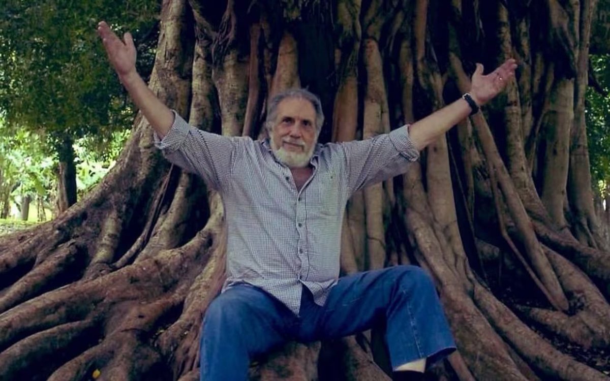 Hoy recordamos el nacimiento del pilarense Don Humberto Rubín, un paraguayo que dejó huellas profundas en el periodismo, en la defensa de la libertad y también en nuestra tierra. 

Con más de 50 millones de árboles plantados en vida, nos enseñó que un hombre se hace grande cuando