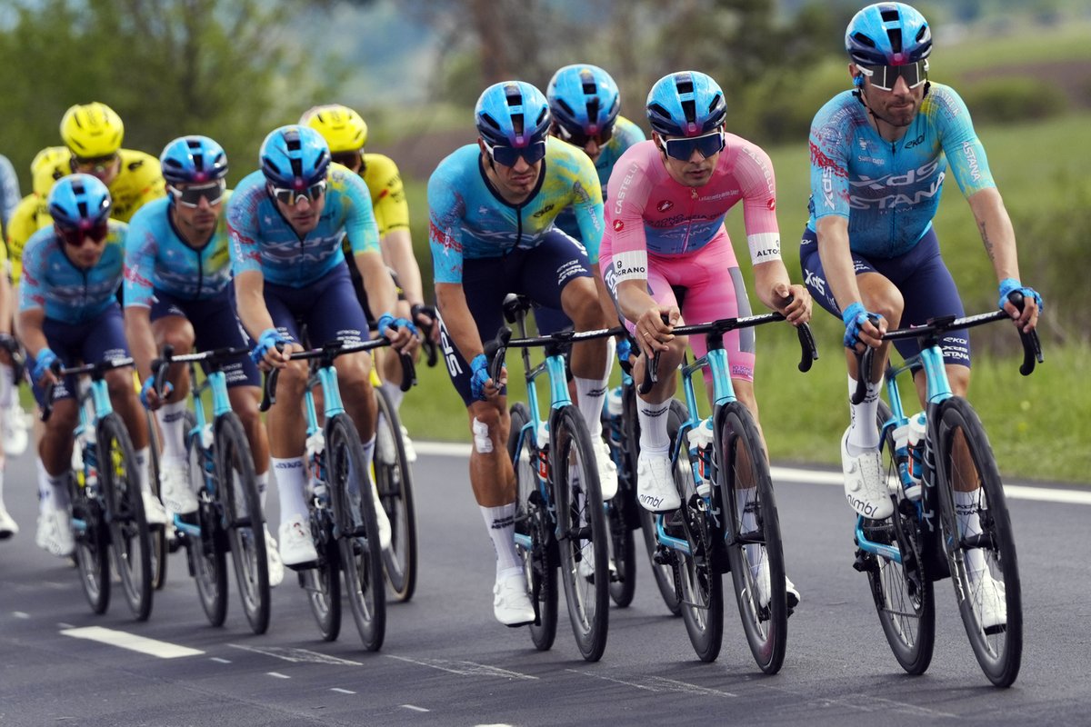 Giro d'Italia tweet media