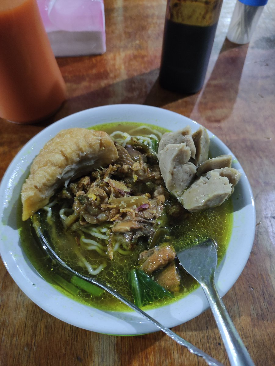Udah lama ga makan mie ayam bakso 😋
Kalian udah makan mlam??