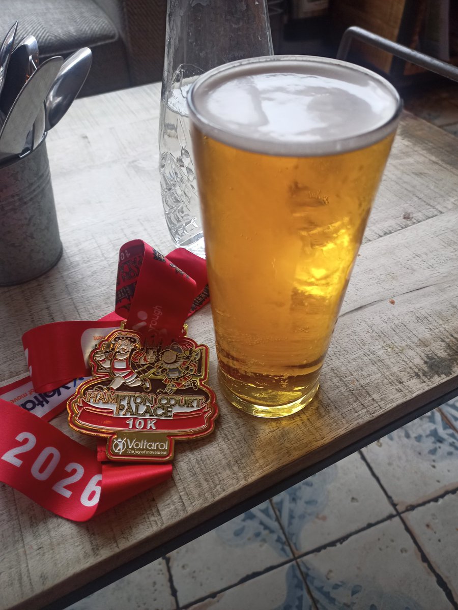 OBMCFC's tweet photo. Hampton court palace 10k feeling lot better than last Sunday lol https://t.co/DsDiLlFJL8