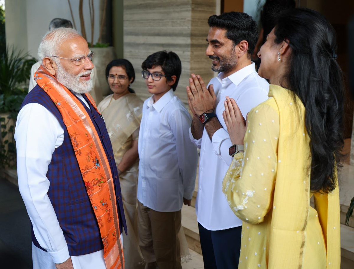 Narendra Modi tweet media