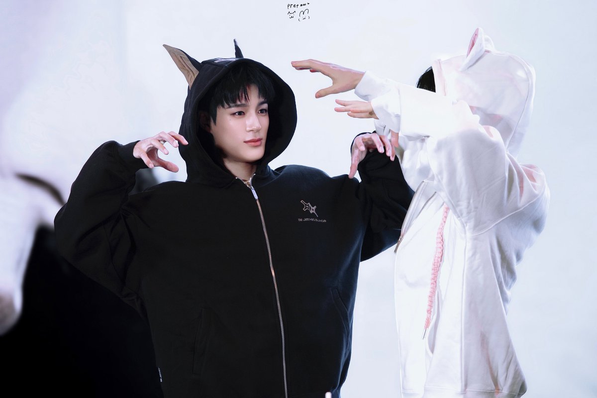 𝟮𝟱𝟬𝟱𝟭𝟬 𝗜𝗺𝗶𝗻𝗶

  ＼JAEMIN 🤍 JENO /
      ￣￣￣￣∨￣￣￣￣　　　　　
        |₍ᐢ ɞ̴̶̷ ̫ ɞ̴̶̷ ᐢ₎૮₍ .◜◡◝₎|
        |＼⌒⌒⌒⌒⌒⌒＼
       |　 ＼⌒⌒⌒⌒⌒⌒＼
      ＼　｜⌒⌒⌒⌒⌒⌒⌒|
　       ＼|＿＿＿＿＿＿＿_|

#재민 #JAEMIN #제노 #JENO #NCTDREAM #젠잼