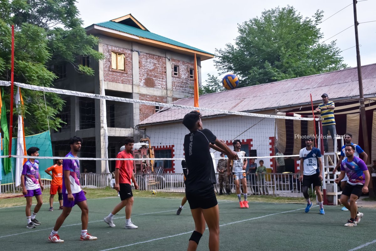 MohsinAltaf786H's tweet photo. 23 Bn CRPF Conducts Volley ball tournament in civic action programmes
Volley ball tournament under Civic Action Programme was conducted by 23 Bn at Govt. M.P.M.L School, Baghe Dilawar Khan, Srinagar. https://t.co/8X1XFqA0O3