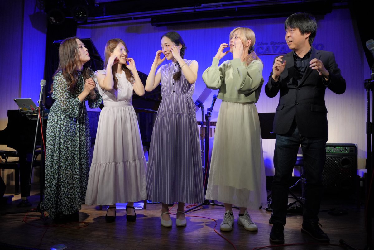 YuukiOfficial's tweet photo. 川口キャバリーノにて、ごきげんガールズ唄会~ハッピー！うたまつり~でした♫
前回の箱ライブから約10ヶ月ぶり、お越し下さった方々ありがとうございました‼️
沢山の曲を世に届けられるよう頑張ります👊✨
ライブ活動も少しずつ復活したいと思っているので、応援してもらえたら嬉しいです(。・_・。)ノ https://t.co/VeUPhhqhur