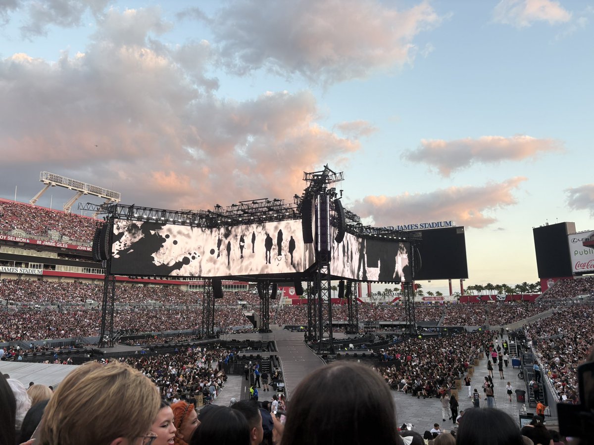 134gloss340's tweet photo. @FreakyYoongi Lowkey we were almost kinda near each other omg https://t.co/jknR6bmsEh