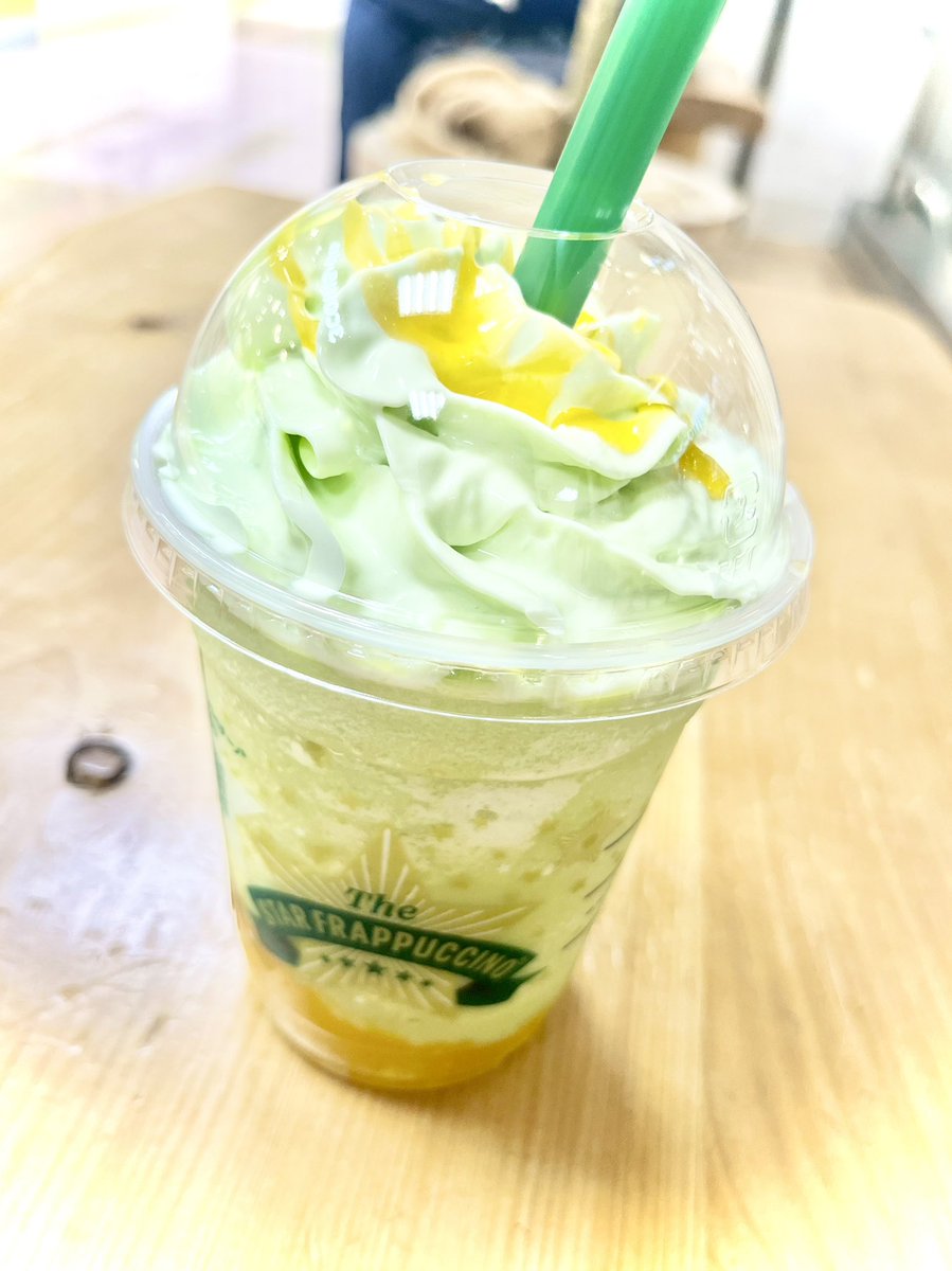 フラペチーノ(自己紹介文見てください) 朝からずーっと立ちっぱなしなお仕事だったのでね、ご褒美フラペチーを