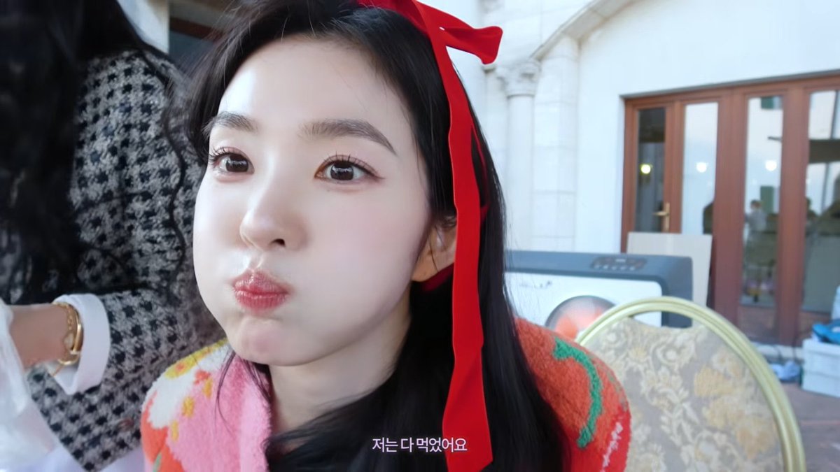 kinda obsessed with irene’s lesbian robe