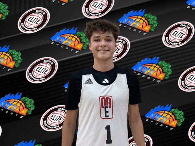 ny2lasports's tweet photo. 14U Davis Brothers Elite balanced attack advance them to the quarterfinals in Platinum bracket. Trio of players lead the way in Sam Staebler and Isaac Zarate scoring 14 points apiece while Kidman Knueppel added 13 points hitting 3 threes #NY2LAGNI @davisbroselite https://t.co/IaE6FdJ5XR