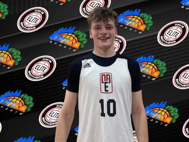 ny2lasports's tweet photo. 14U Davis Brothers Elite balanced attack advance them to the quarterfinals in Platinum bracket. Trio of players lead the way in Sam Staebler and Isaac Zarate scoring 14 points apiece while Kidman Knueppel added 13 points hitting 3 threes #NY2LAGNI @davisbroselite https://t.co/IaE6FdJ5XR