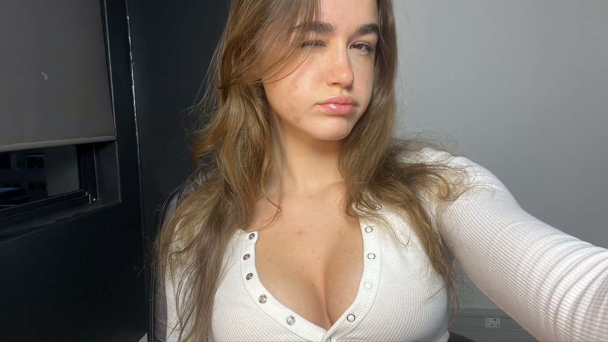 getluckynina's tweet photo. live now! https://t.co/3SlMABDIpK https://t.co/azO6WwmfaR