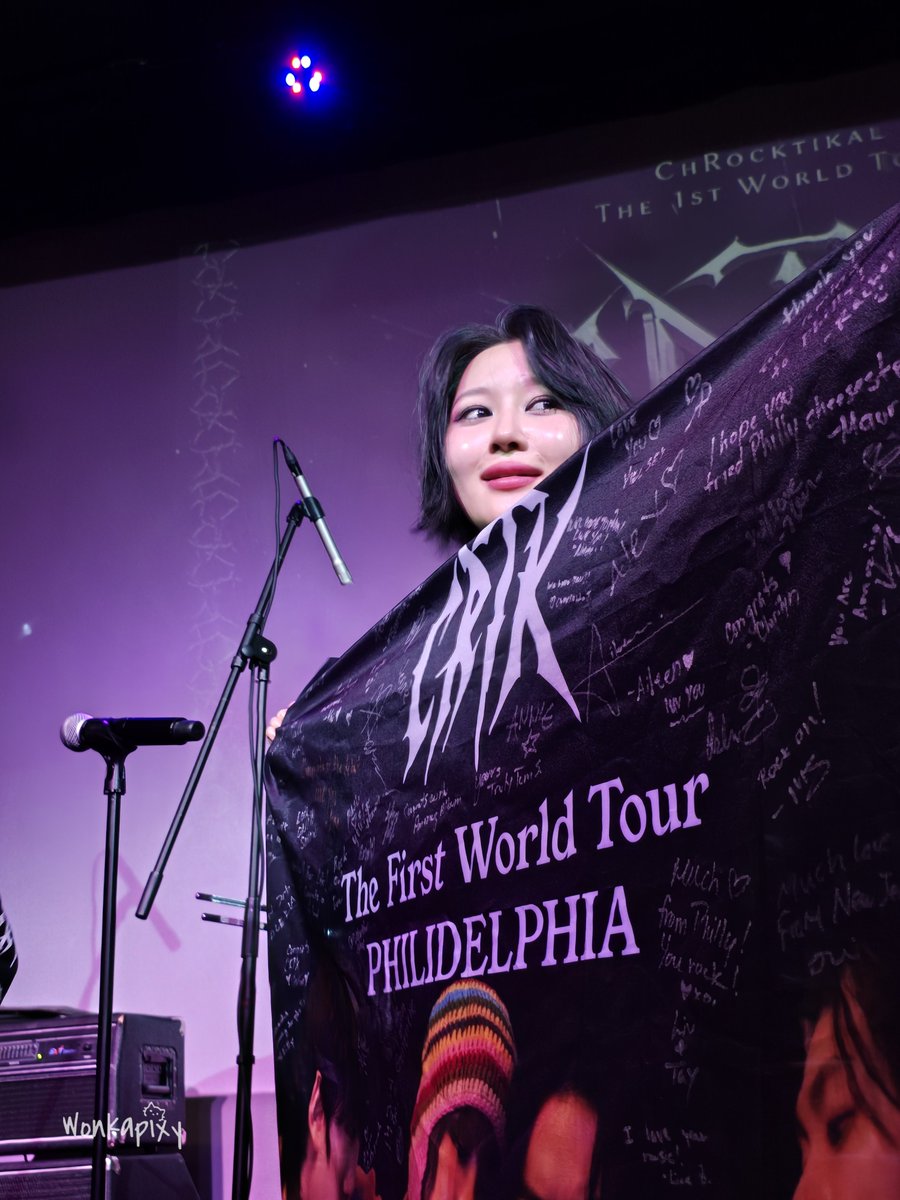wonkapixy's tweet photo. Shout out to the people that made the flag! 

#ChRocktikal #CRTK #크록티칼
#CRTK_WorldTour #CRTK_The_Beginning https://t.co/UGTookDF2b