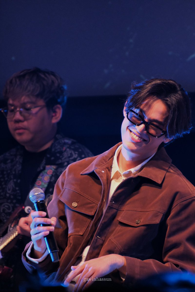 Fluke playing the flute 

GAWIN TPOP TOKYO D2
#TpopShowcaseinTokyoxGawin
#TpopShowcaseinTokyo #GawinCaskey