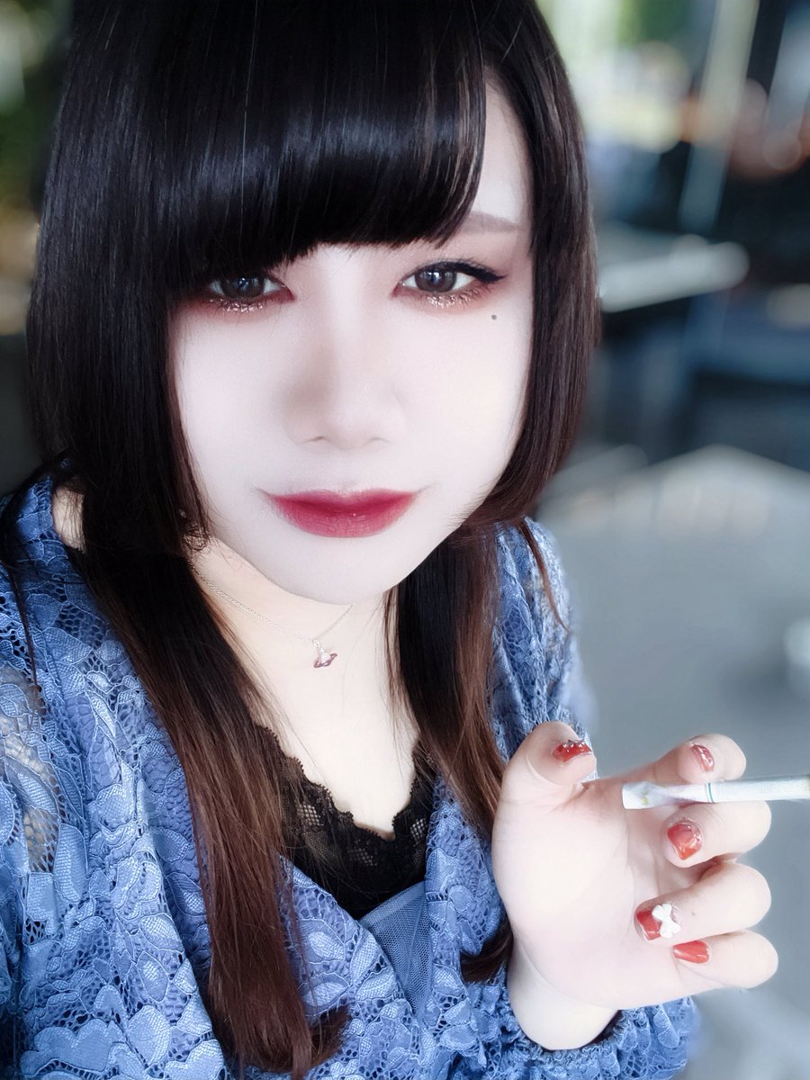 o______ai's tweet photo. どこに行ってもヤニ https://t.co/TZG9BbGiN5
