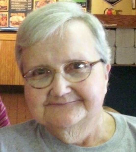 Jennife45487237's tweet photo. Happy Heavenly Mother's Day to the BEST Mom a girl could ever ask for. I wish Heaven had a phone so I could tell you how much I miss and love you. When God created Moms, he gave me the BEST one!!
I β€οΈyou, Momma!! #HappyMothersDay #BestMom https://t.co/831UTpPBSg