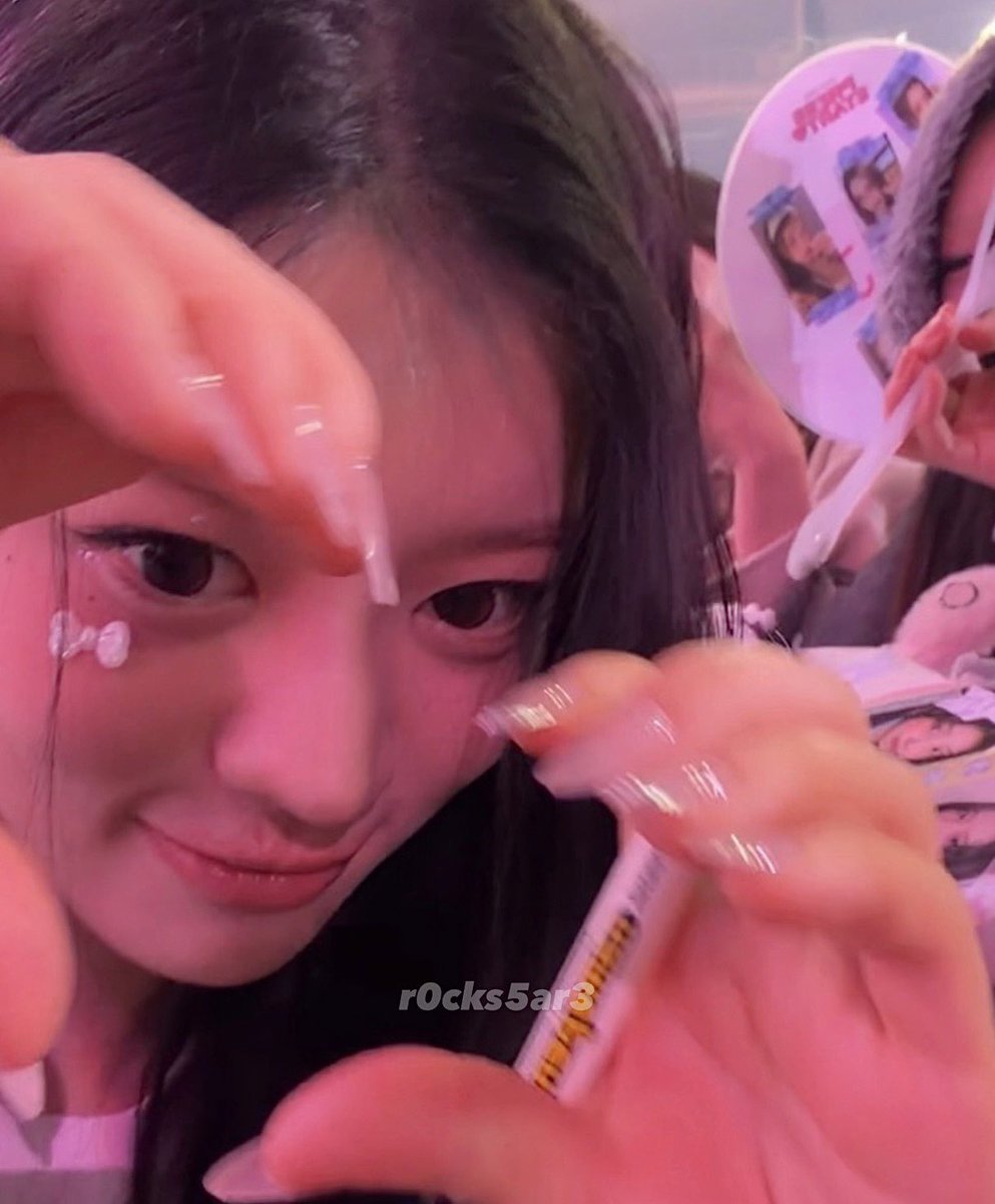 r0cks5ar3's tweet photo. 내일생일박민주잇쭈미
#민주생일잇쭈미
민주생일너무추카해요오
#ITSMINJU_BIRTHDAY 
민주어디가지마요글릿도어디안간당 https://t.co/6HAedqr1wD
