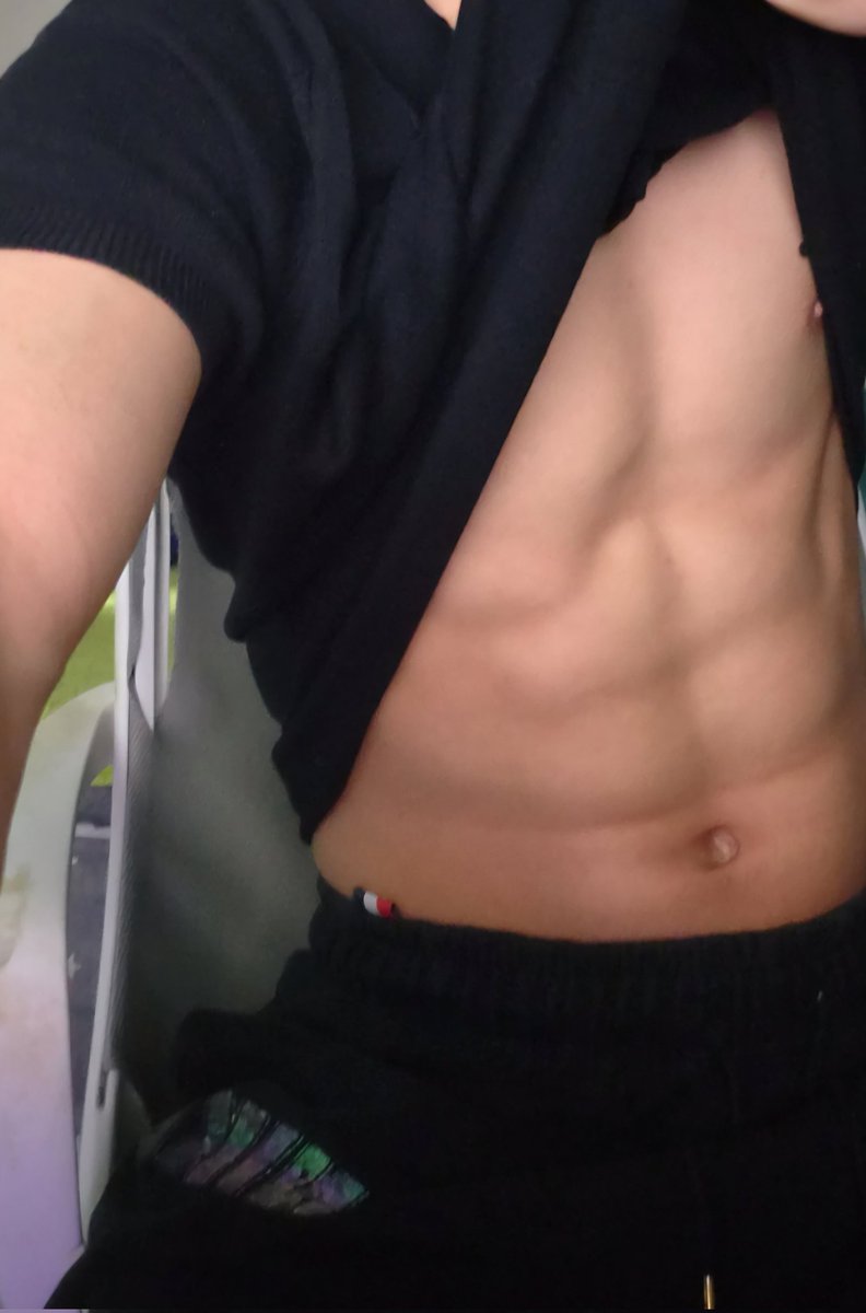 Pongguu_'s tweet photo. 내 유일한 자랑거리긴해 #맘눌뎀 https://t.co/kpnMfvd4e2