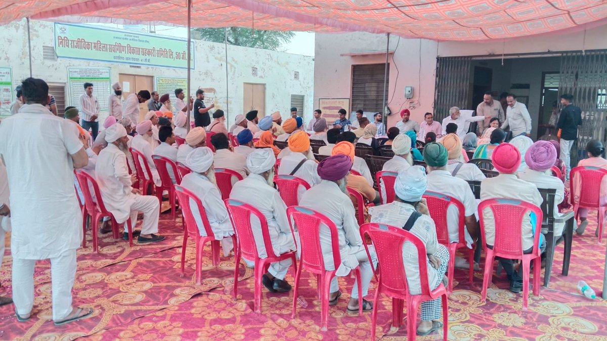 यशस्वी मुख्यमंत्री श्री <a href="/BhajanlalBjp/">Bhajanlal Sharma</a> जी के नेतृत्व वाली राजस्थान सरकार द्वारा कृषकों, पशुपालकों एवं ग्रामीण क्षेत्रों के समग्र विकास हेतु संचालित जनकल्याणकारी योजनाओं के प्रचार-प्रसार के लिए चल रहे एलईडी वेन “ग्राम रथ अभियान” के रथ के साथ रायसिंहनगर पूर्व विधायक श्री बलवीर सिंह