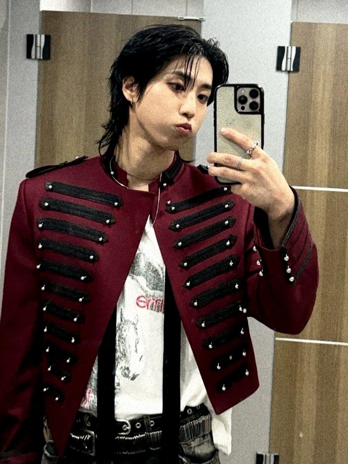 hyunlix_jeongho's tweet photo. 😍💕 ≽𝓛𝓸𝓿𝓮𝓵𝔂 𝓗𝓪𝓷𝓷𝓲𝓮 ᝰ.ᐟ⛧🎀🍭
𖹭 #StrayKids #LOVE #ADORE
#HanJisung #Hannie #CUTIE
#BeautifulImage #Burgundy
#IWORSHIP #GORGEOUS
#Instagram #Aesthetics 𖹭 https://t.co/mhwlSbByPK