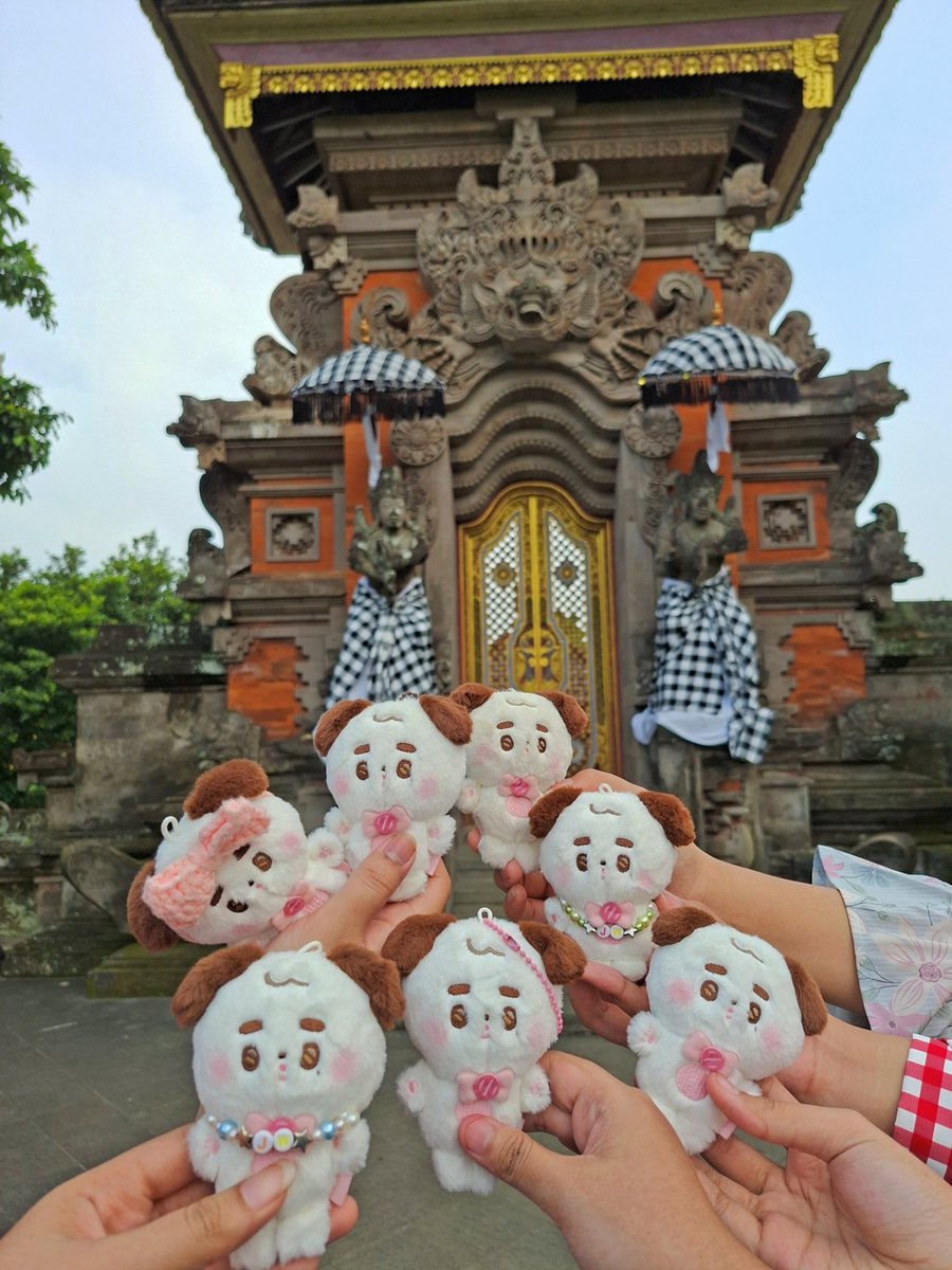 hari ini ke bali juga tapi gak ketemu ilichil 😔
