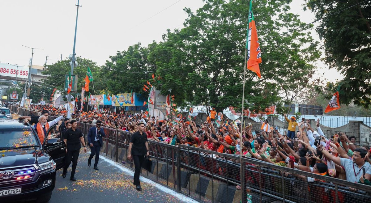 Narendra Modi tweet media
