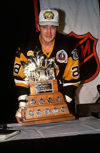 mikecommito's tweet photo. On this day in 1992, Mario Lemieux won the Conn Smythe, becoming just the second player in NHL history to win the award in back-to-back playoffs #Hockey365 #LetsGoPens https://t.co/xLoEjVANyO
