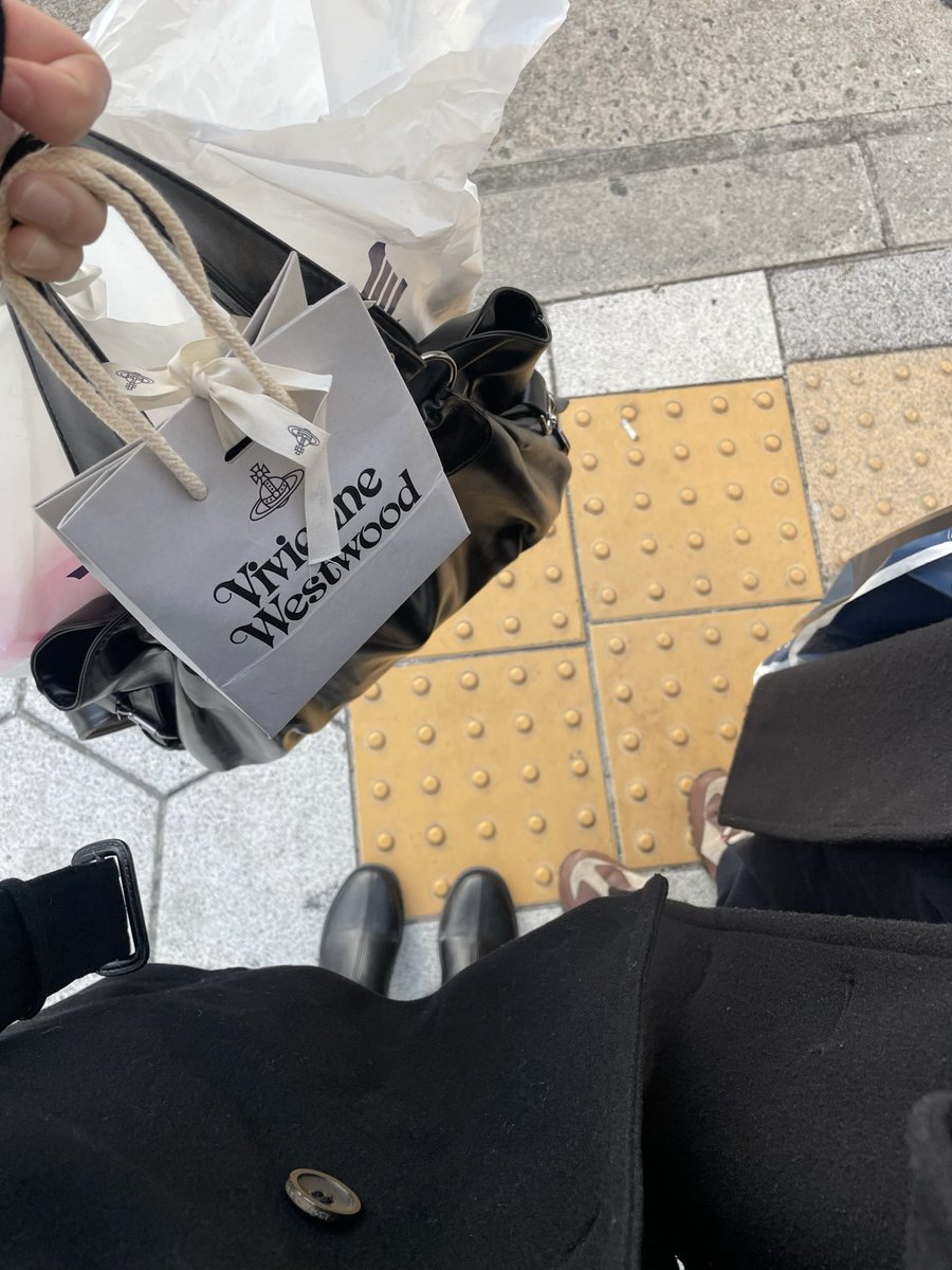 そる tweet media