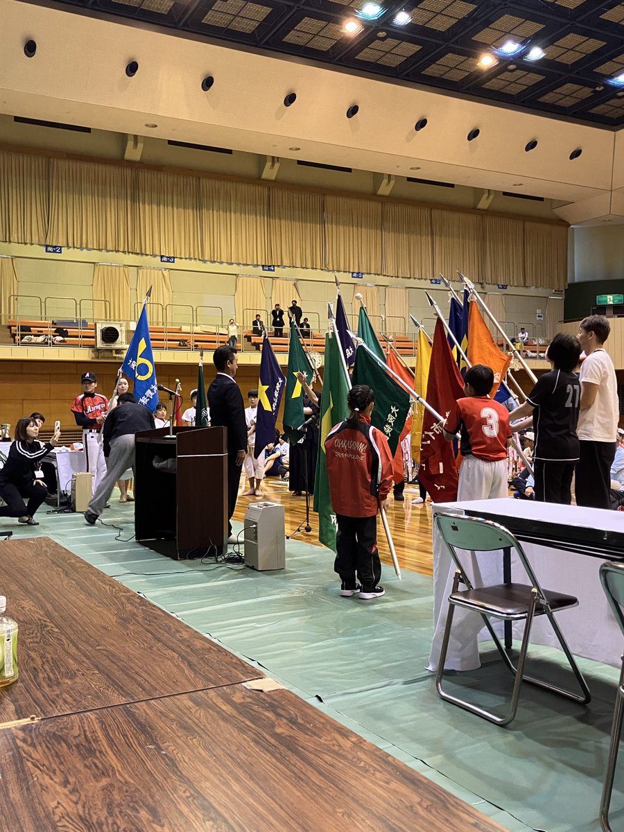 taboo1225's tweet photo. 大阪狭山市民体育大会総合開会式に参加しました
たくさんの所属団体の入場行進や
市長、教育長、議会議長の祝辞などがあり
盛大に開催されました
これからもけがのないよう
頑張ってほしいと思います https://t.co/fpQ8HY1cLv