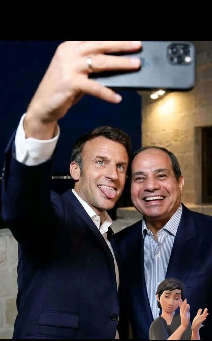 Fifi_Abu_Omar's tweet photo. @AlsisiOfficial @HanyHelaly1 @EmmanuelMacron أجمل سيلفى https://t.co/FM5mcHGi5c