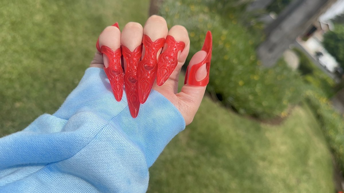 MourningOracle's tweet photo. Accessories and adornments await…
Gothic claws in many colors #etsy #cosplay #fantasy #costume #decadence https://t.co/G3zPJXu7eK