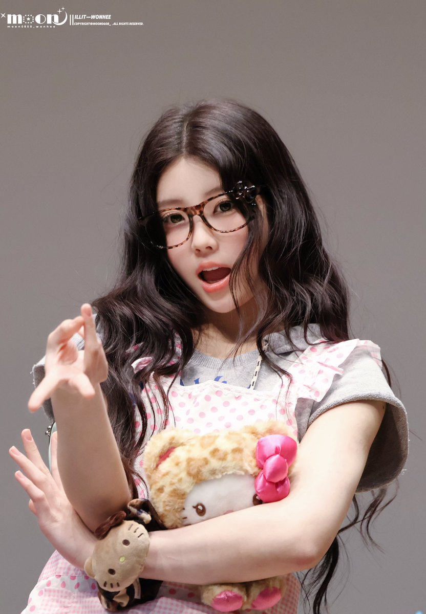moon0608_'s tweet photo. 2026051 

y2k baby

#ILLIT #아일�� #WONHEE #원희
 #ウォンヒ https://t.co/K9sYQf95Kc