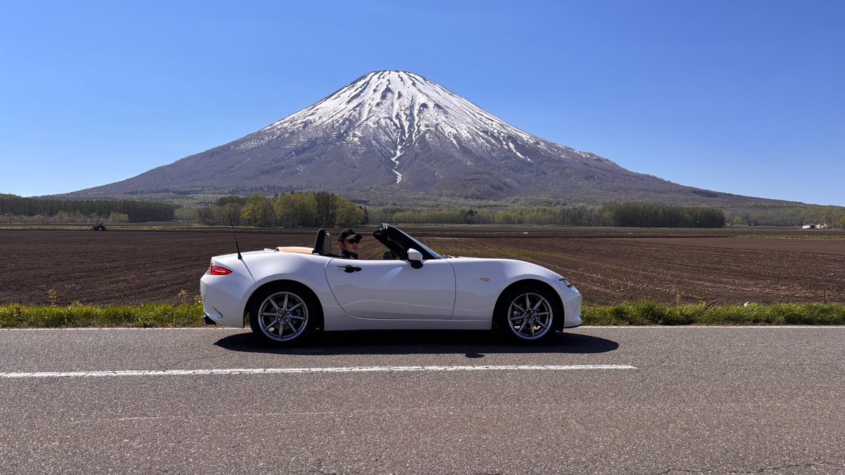 baraduke_mt09's tweet photo. 今日の天気はオープンカーには最高すぎた😂

オドメーター1,000㎞越えたし、そろそろ遠慮なくアクセル踏み込んでこうかな

#ロードスター https://t.co/xnoJIh3NFu