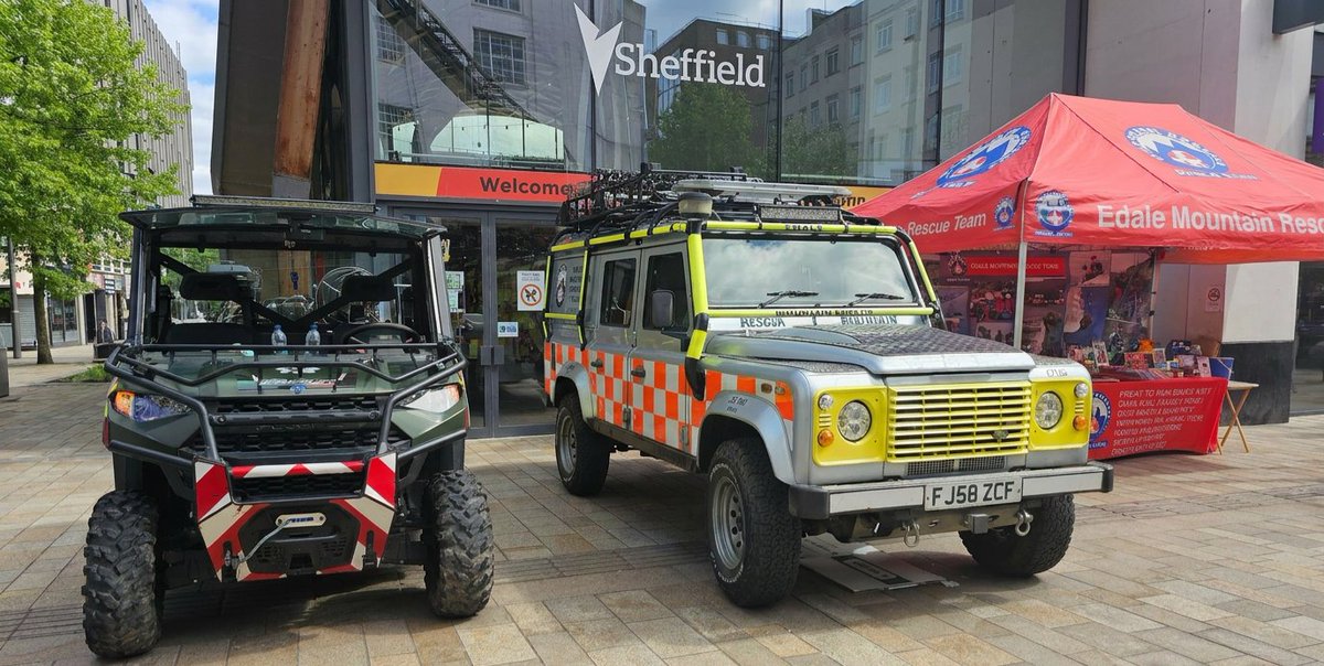 Alex_60621's tweet photo. @Syndicate South Yorkshire Fire and Rescue Polaris Ranger and Edale Mountain Rescue Defender side by side in Sheffield City Centre. Yes the doors shut on the Polaris 🤣 https://t.co/PRZ2KZP0zT