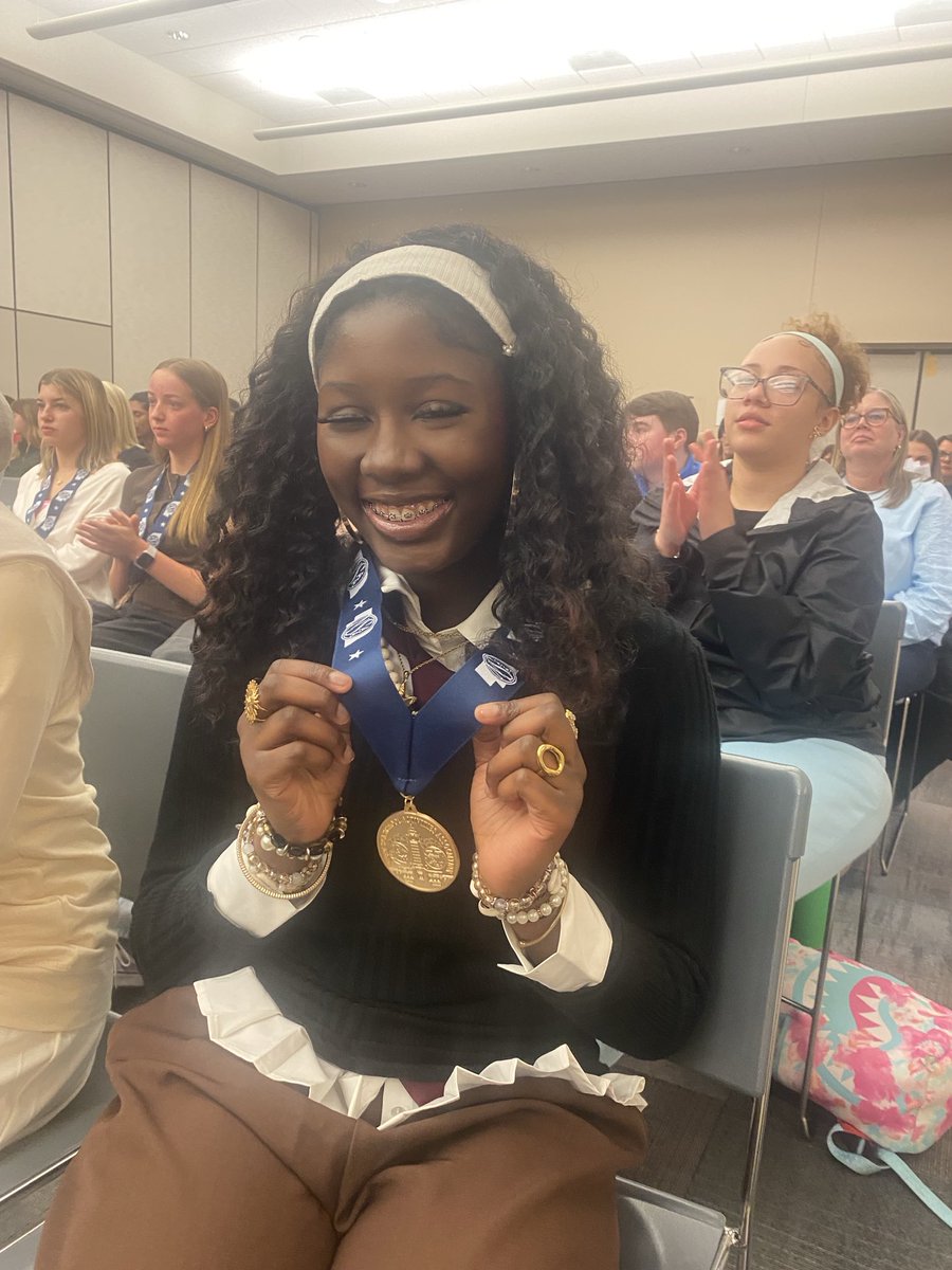 MHSbeat's tweet photo. State Champion in photo/artistic illustration: Andrea! 7th in same category to Claire! Yeah! ⁦@OmahaMarian⁩ https://t.co/v2SiIbJ1vk
