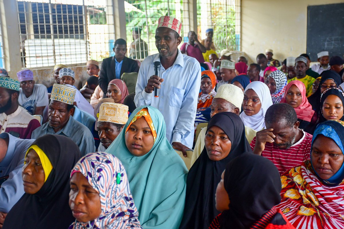 Waziri wa Nchi Ofisi ya Rais Tawala za Mikoa Serikali za Mitaa na Idara Maalum za SMZ Mhe. Idrissa Kitwana Mustafa amehitimisha ziara yake ya kikazi  katika  Mkoa wa Kusini Pemba  kusikiliza Changamoto za Wananchi zinazohusiana na Wizara hiyo.

📆 28 April, 2026
📍 Kusini Pemba.