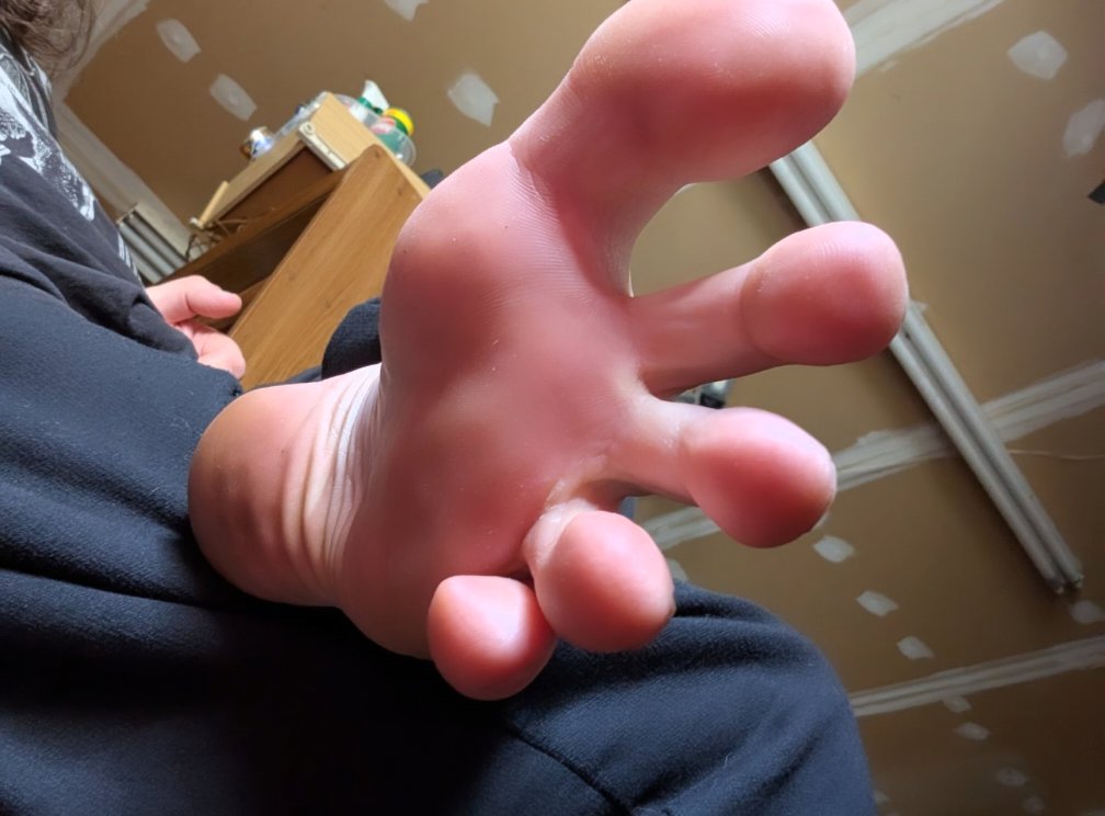 GamingBearFeet tweet media