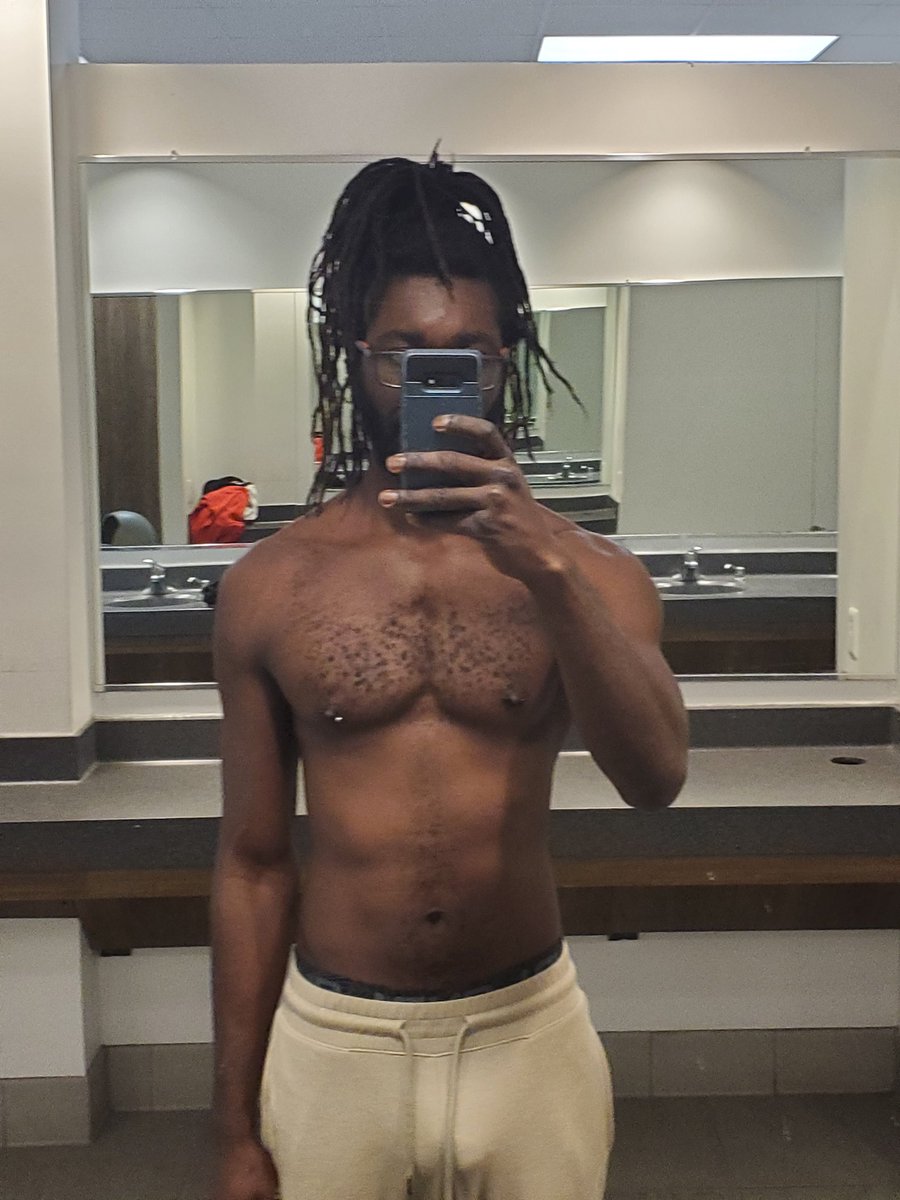 Mark10081985's tweet photo. Getting my body ready for summer.
#dcfreak
#dmvfreaks
#novafreaks
#workout
#lafitness
#Black
#blackmale
#fitness
#gym
#vafreaks
#dmvgay
#dcdl
#dltop
#Washingtondc https://t.co/CYzbQw2eDJ