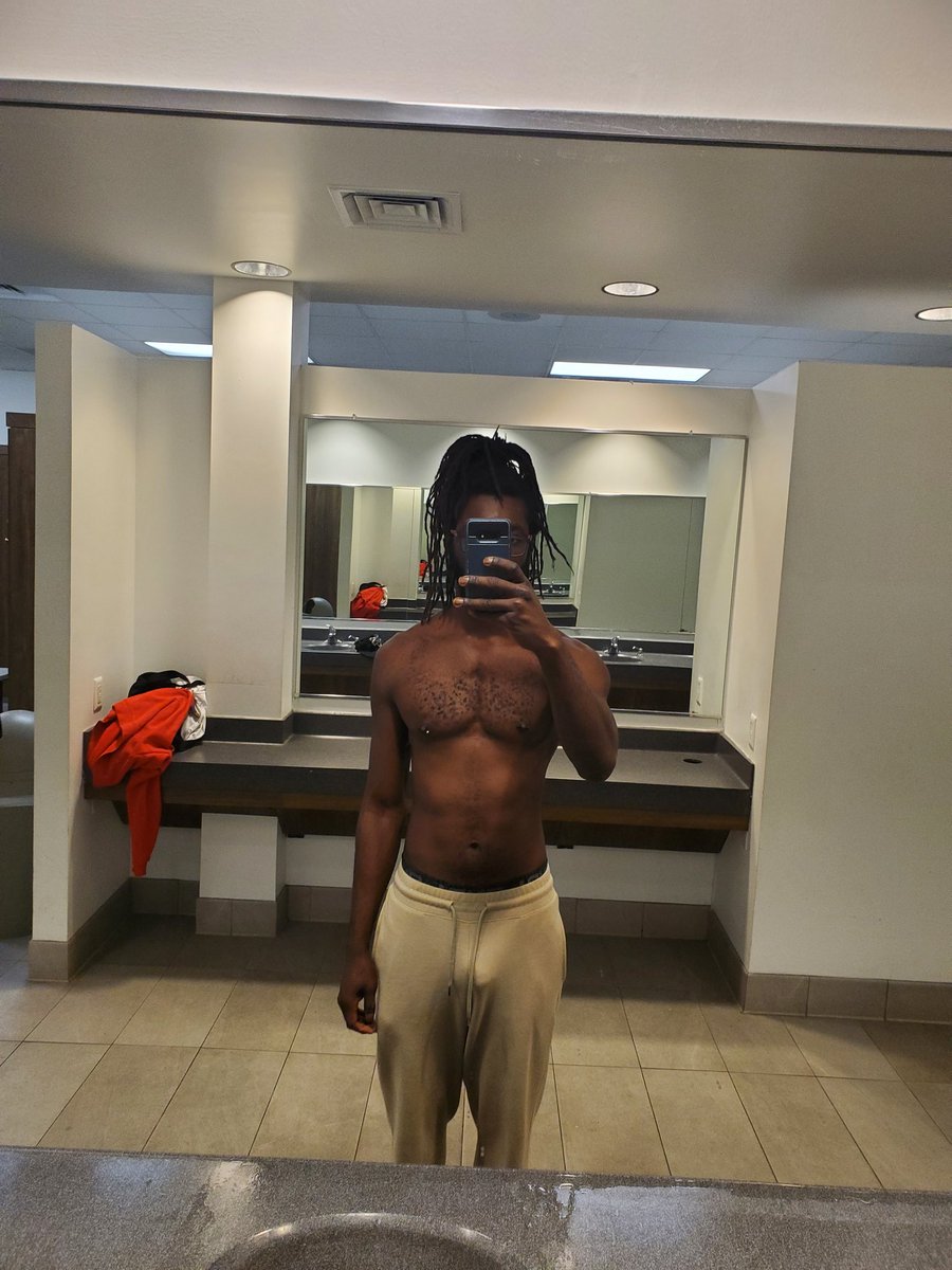Mark10081985's tweet photo. Getting my body ready for summer.
#dcfreak
#dmvfreaks
#novafreaks
#workout
#lafitness
#Black
#blackmale
#fitness
#gym
#vafreaks
#dmvgay
#dcdl
#dltop
#Washingtondc https://t.co/CYzbQw2eDJ
