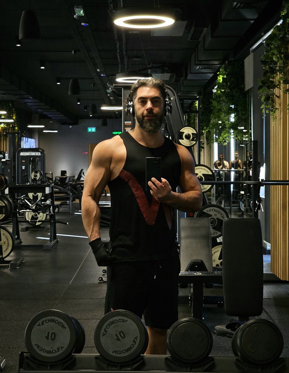 Roman Simon tweet media