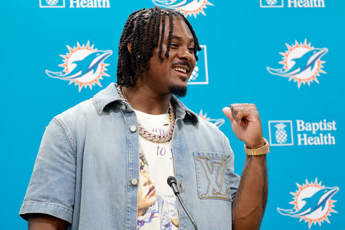 Dolphinho tweet media