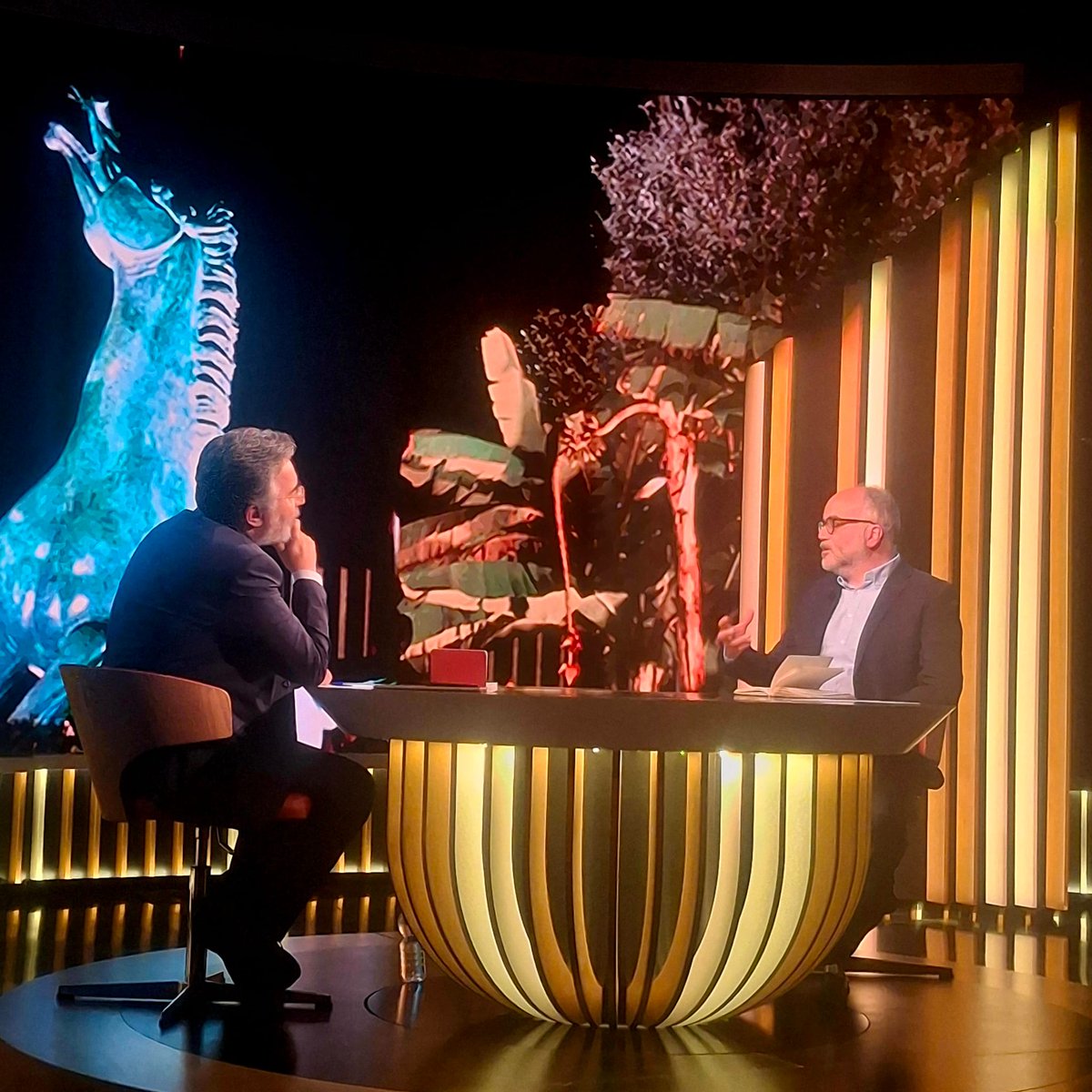 Il cavallo e la torre tweet media