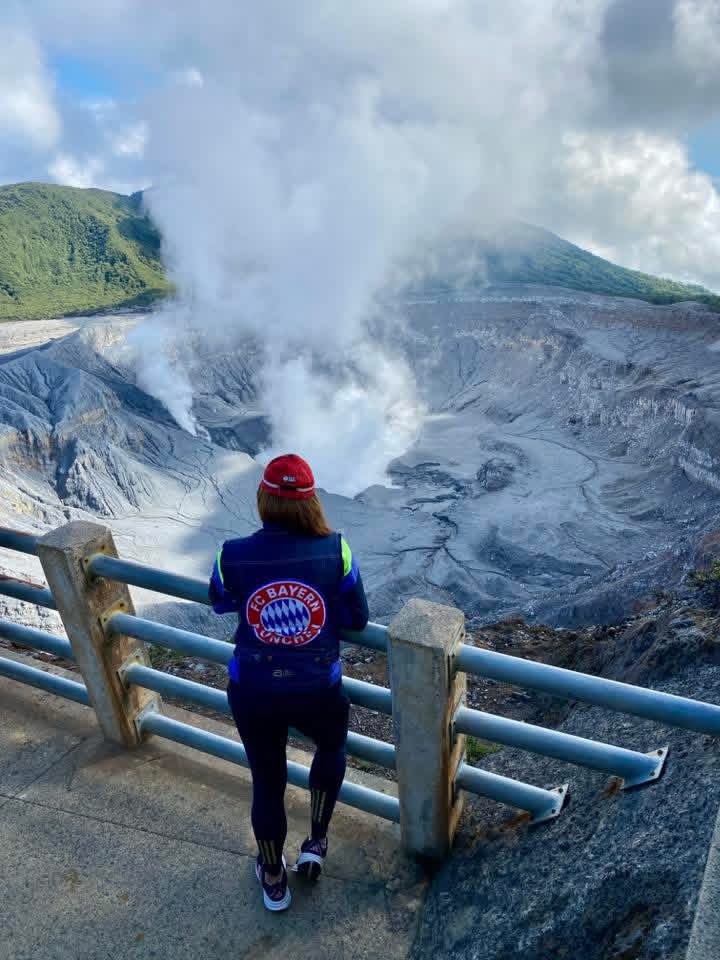 Bayern Red Ladies tweet media